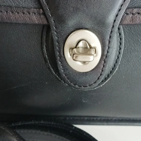 Vintage Coach Willis Bag #9927 - Picture 11 of 16